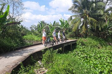 Non touristy - Lunch at Local House - A Day to Mekong with Biking