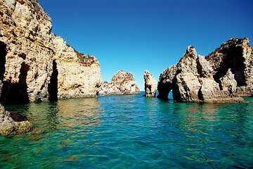 Beautiful coastal drive to the Ponta da Piedade caves in Lagos