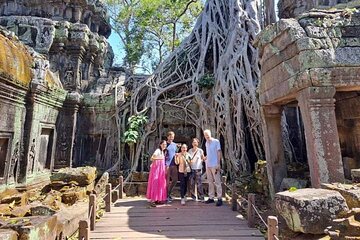  Siem Reap - VIP Angkor Small tour with Banteay srei 