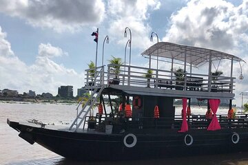 The Mekong Silk Island Guided Cruise (Private tour)