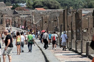 Pompeii ruins skip the line tour