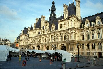 Paris Private Vintage Car Half day Tour with Le Marais and Pick up and drop 