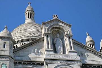 Private Vintage Car Tour with "Montmartre" area in Paris and Pick up drop 