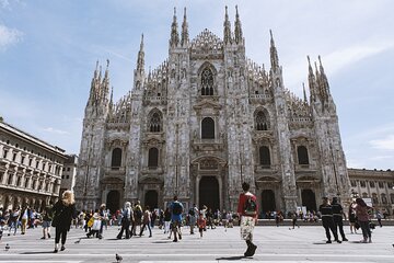 Private Direct Transfer From Venice to Milan with English Speaking Driver