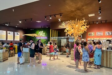 Guided Shopping Tour to Bella Mare Store (Cigars, Chocolate, Rum and Souvenirs)