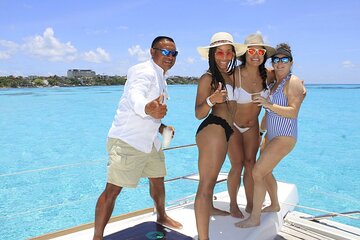 Sailing to Isla Mujeres via Luxury Catamaran with premium Open Bar