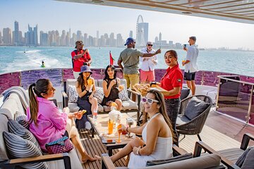Dubai Harbour Super Yacht Experience with Live station & Drinks 