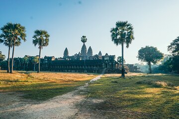 Angkor Wat Sunrise Small Group Tour