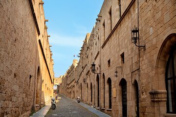 Self-Guided Scavenger Hunt and Tour of Rhodes Old Town