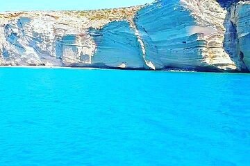 The Round of Antiparos and Despotiko Day Cruise on a Traditional Boat 