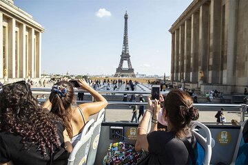Paris private Open deck bus with cruise and louvre with Pick up