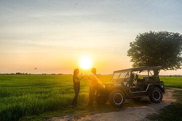 Countryside Sunset Jeep Tour with Drinks included