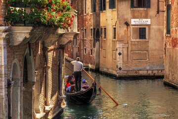 Public Tour: Gondola & Doge's Palace