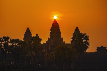 Angkor Wat Sunrise Tour