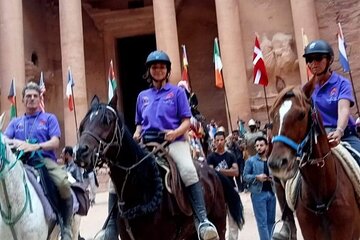 Private Horse Riding Tour in Petra-tomb Haroun Trial 