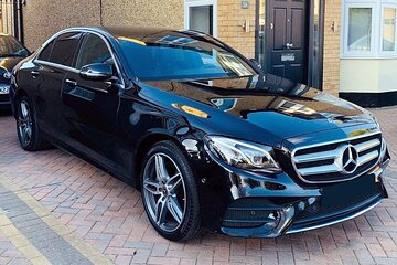 Arrival Transfer Melbourne Airport MEL to Melbourne in Sedan