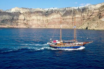 Santorini Volcano and Hot Springs Tour