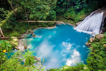 Private Tour to Blue Hole and Scotchies in Ocho Rios