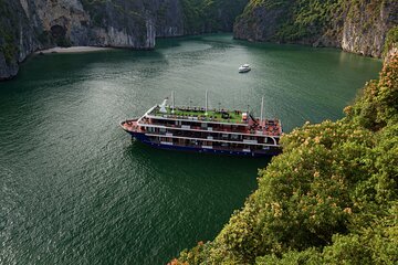 2 Days Halong Bay and Lan Ha Bay on La Pandora Cruise from Hanoi