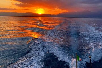 Sorrento Private Boat Tour at Sunset with Prosecco