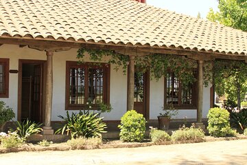 Traditional Heritage Hacienda Farm Tour from Santiago