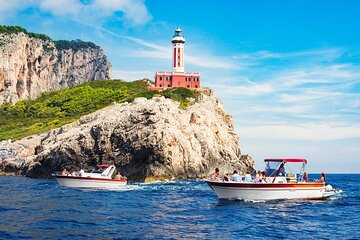 Full Day Guided Tour in Capri by Boat with Transfer