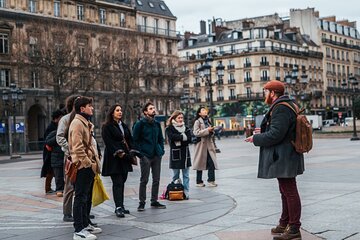 2 Hour Walking Tour Through Treasures of the Marais 
