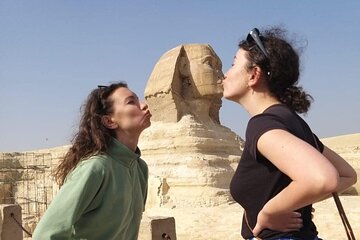 Full-Day Private Tour to Giza Pyramids Egyptian Museum ,Camel Ride and Lunch