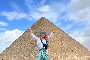 Cairo Private layover tour Giza pyramids, Sphinx and Egyptian museum 