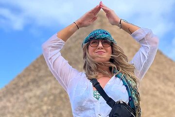 8 Hours Private Trip Giza pyramids ,Cairo Museum and Local Bazaars 