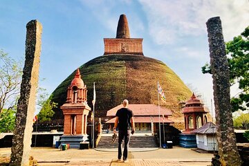 Private Day Tour Of Anuradhapura Ancient Kingdom and Avukana
