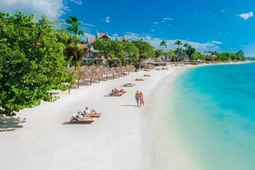 Seven Miles Beach in Negril and Ricks Cafe from Montego Bay 