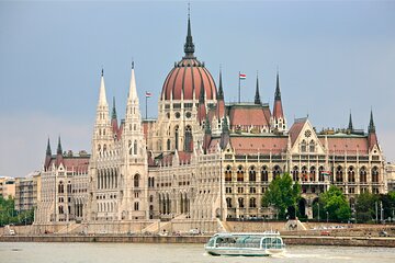 Bespoke Budapest Tour with Rivercruise