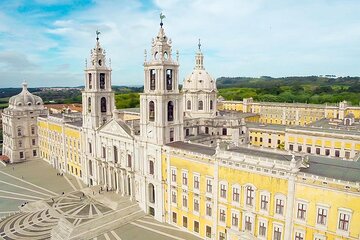 From Lisboa: Mafra, Ericeira & Queluz Private Full Day Tour