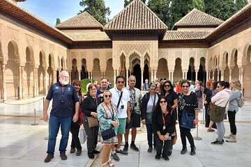 Alhambra Day Trip with Optional Nasrid Palaces from Malaga 