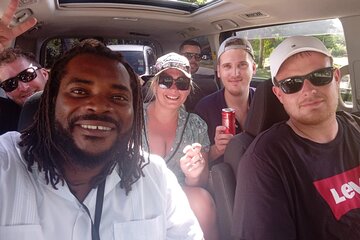 Private Montego Bay Airport Transfer with a Local Guide