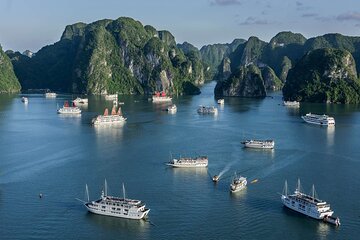 Full-Day Halong Bay Cruise with Limousine Pickup