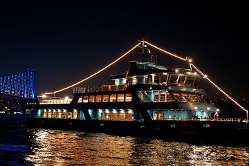 Bosphorus Dinner Cruise & Entertaintment & Private Table & Wi-Fi