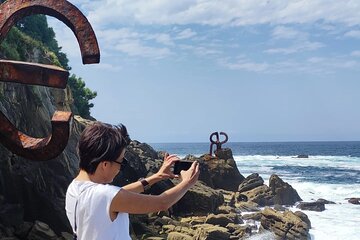 Private tour of San Sebastian with pintxo lunch from Bilbao.