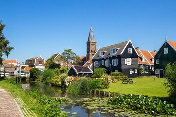 Private Tour to Giethoorn with boat and Zaanse Schans windmills