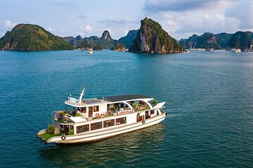 Explore Halong with Small Group and 6 Hours Cruise on the bay