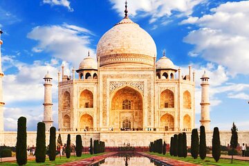 Private Day Tour From Delhi to Agra 