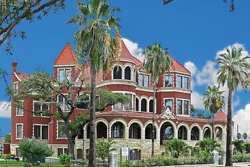 Galveston Mansions and Murder Walking Tour 