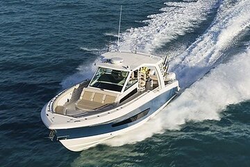 2-Hour Maalaea Luxury Powerboat Sunset Cruise for up to 6 Guests