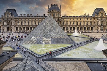 Private Louvre Museum Guided Tour - Timed entry included
