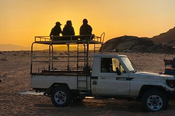 Wadi Rum Full Day Jeep Tour + Overnight & Dinner in Bedouin Camp