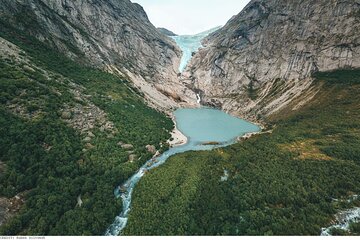 4 Hour Briksdal Glacier Tour in Briksdalsbreen Oldedalen