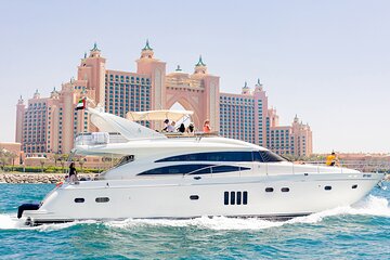 Dubai Luxury Yacht Tour with Live BBQ & Drinks