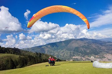 Go Paragliding in Medellín with private transporter service