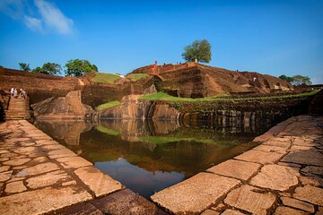 Sigiriya Fortress and Wildlife Safari, Budget tour from Colombo